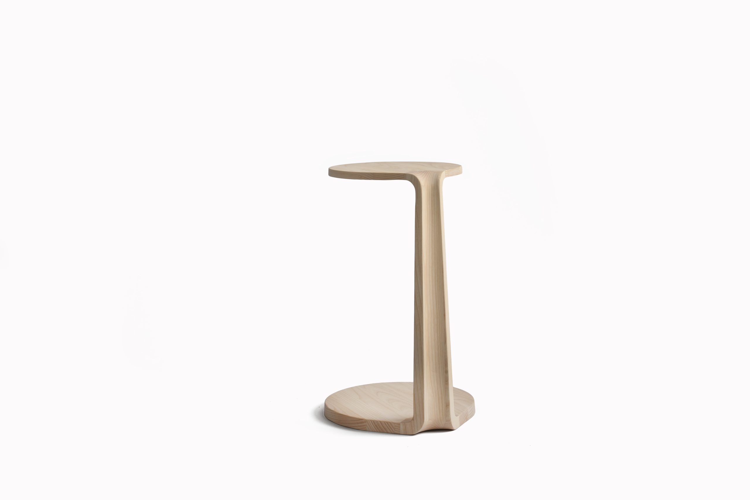 01-primum-oval-side-table-ash-light-oil-01